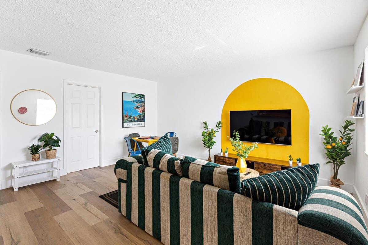 Lovely 2 Bedroom Condo In Sailboat Bend Fort Lauderdale Exteriör bild